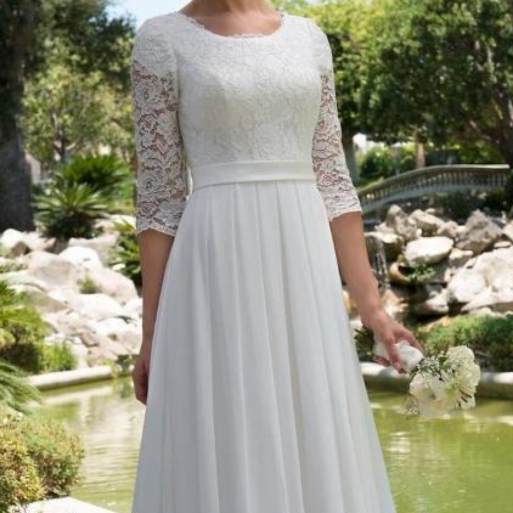 Elegant White Lace A-Line Dress with Three-Quarter Sleeves